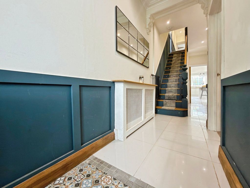 Property photo 2 of 30