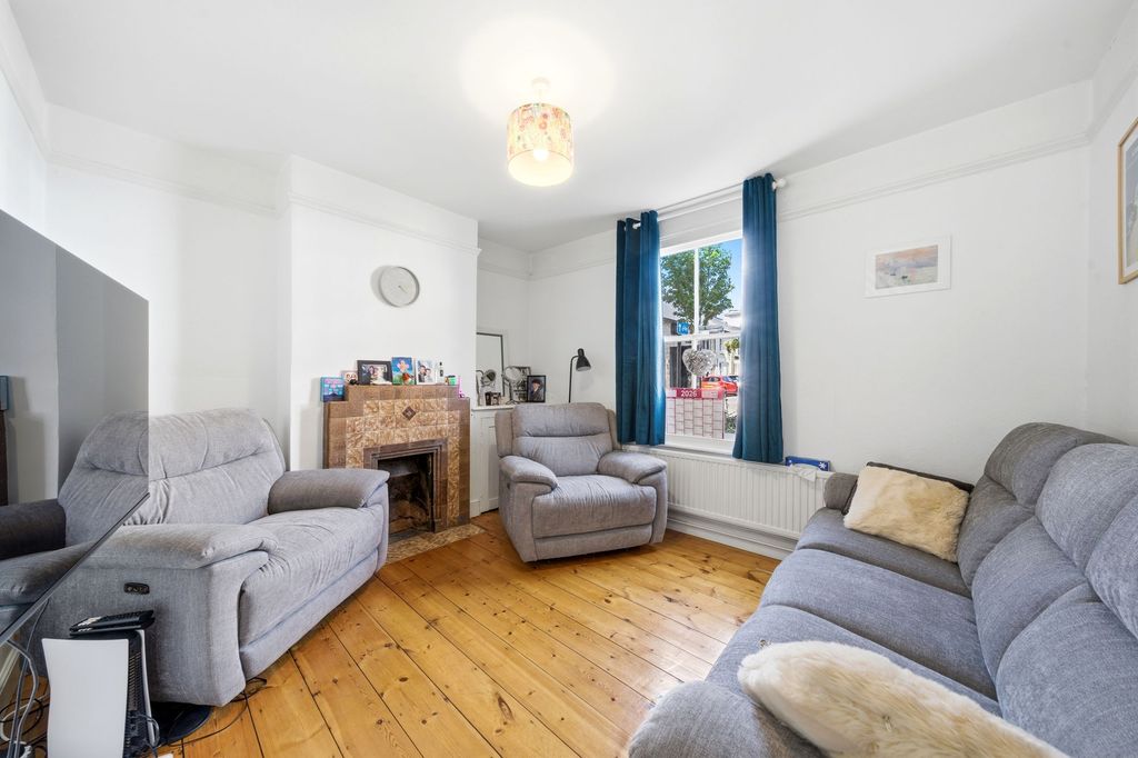 Property photo 2 of 14