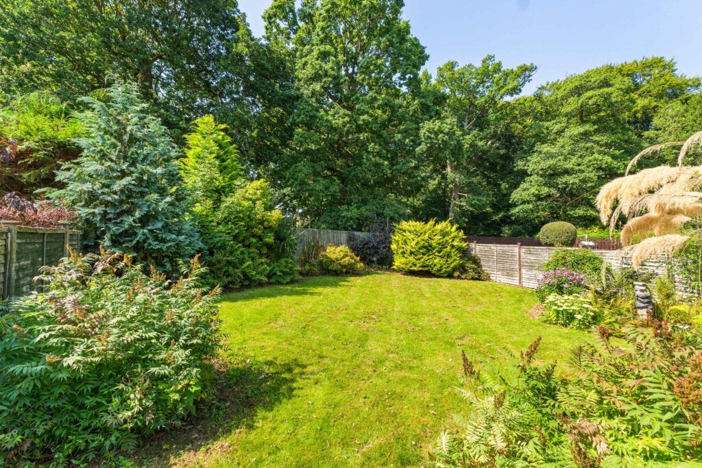 Property photo 2 of 28