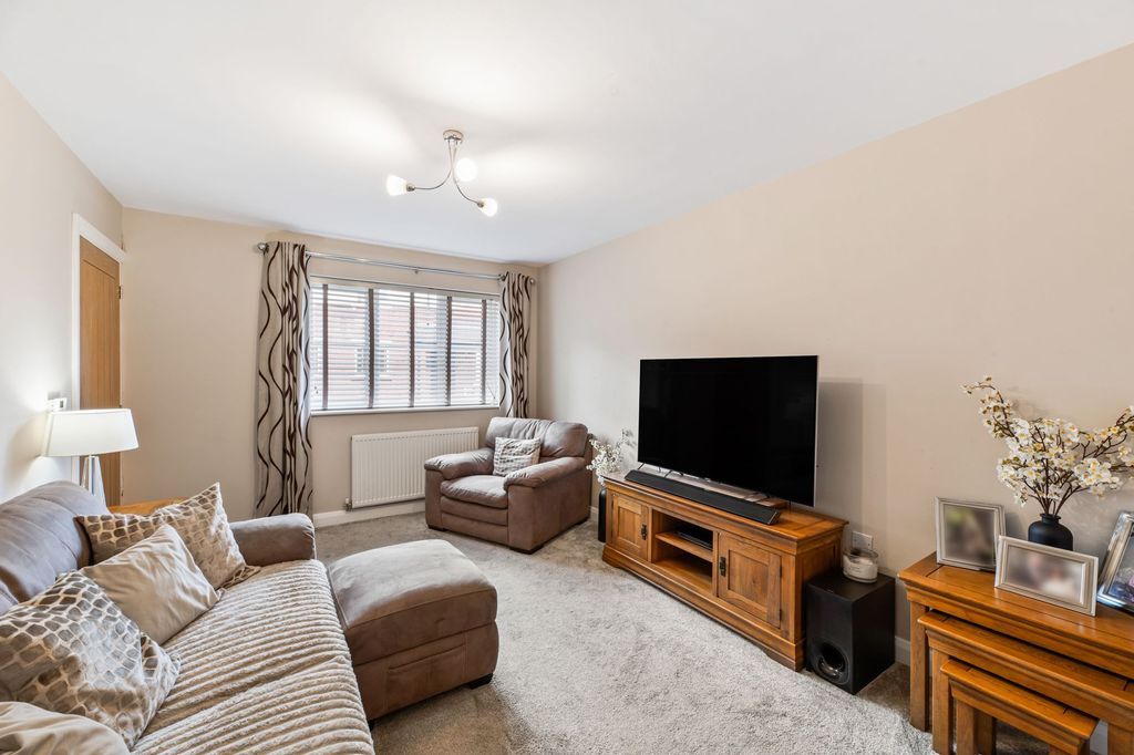 Property photo 2 of 23