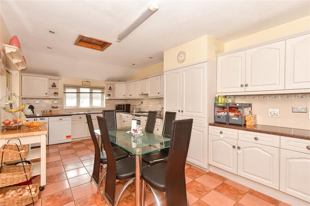 Property photo 1 of 17 Kitchen/Diner