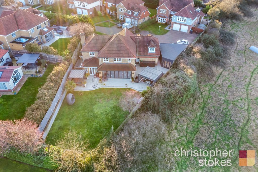 Property photo 3 of 38 4870597