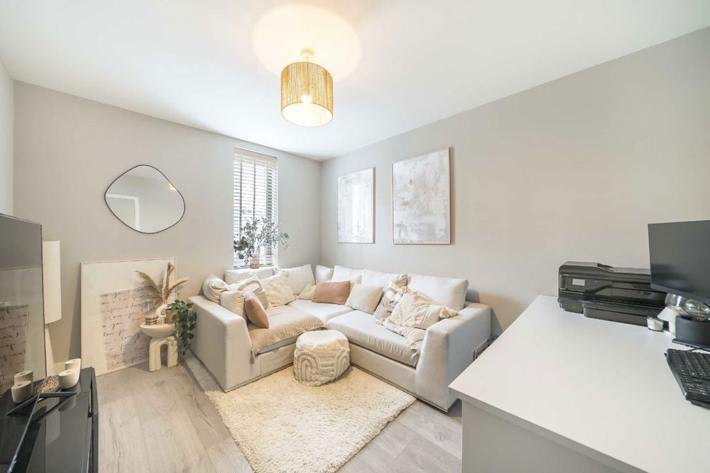 Property photo 3 of 8