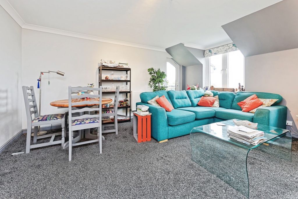 Property photo 3 of 17 Photo