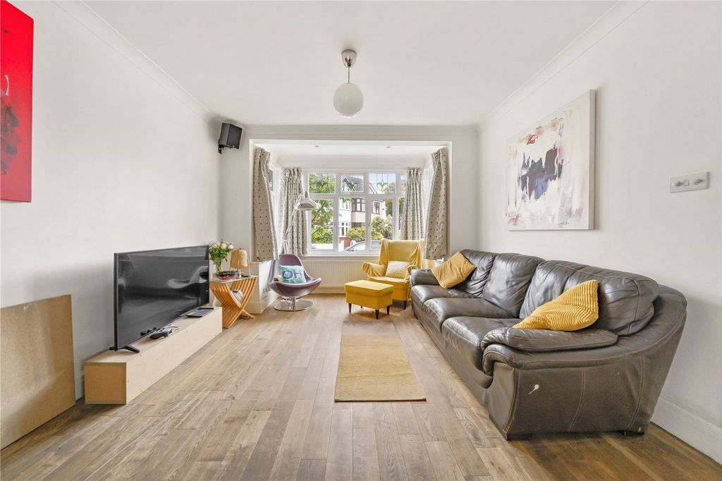 Property photo 2 of 20 Picture No. 12