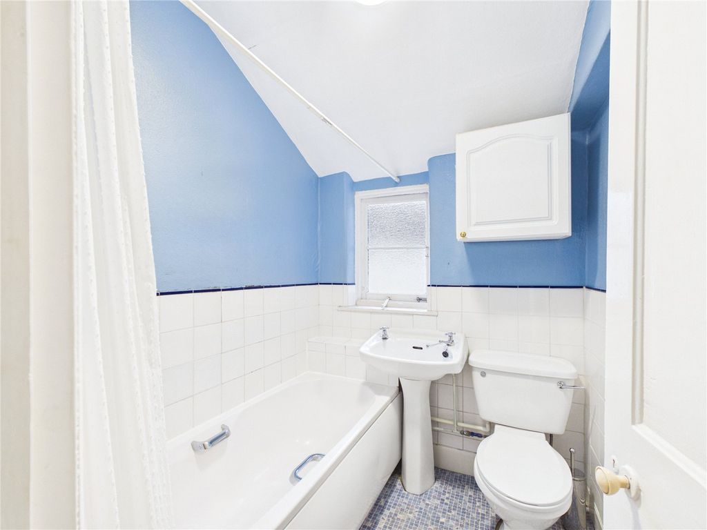 Property photo 3 of 8 Picture No. 10