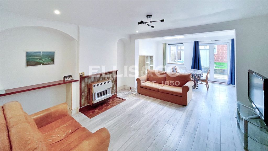 Property photo 1 of 28 Picture No. 02