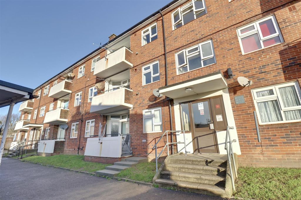 Property photo 1 of 13 E53884D3-55C0-4D6F-Aeff-2B5Ef976D599_1_201_A.Jpeg
