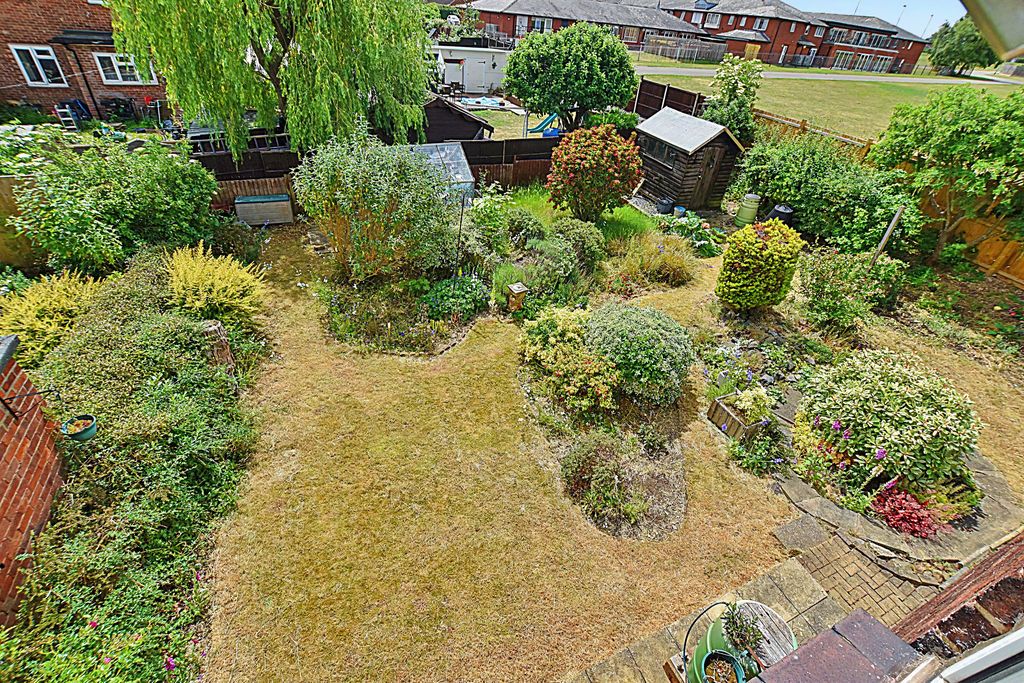 Property photo 2 of 18 Photo 12