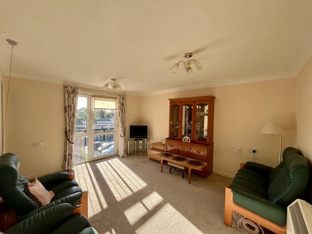 Property photo 2 of 8 Living Room