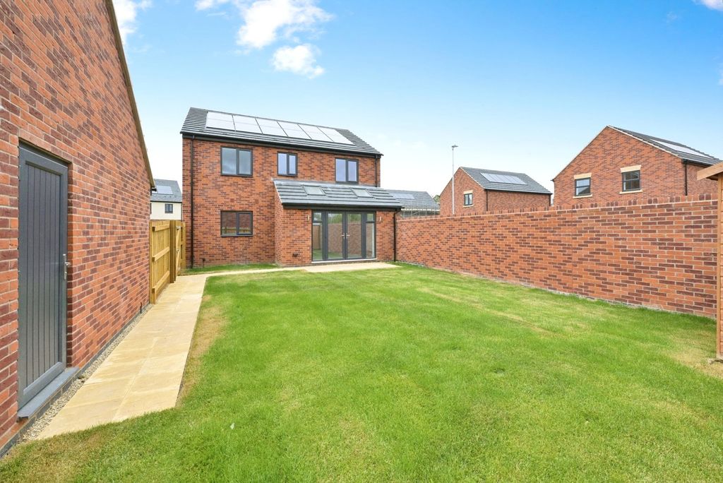 Property photo 1 of 8 Picture No. 22