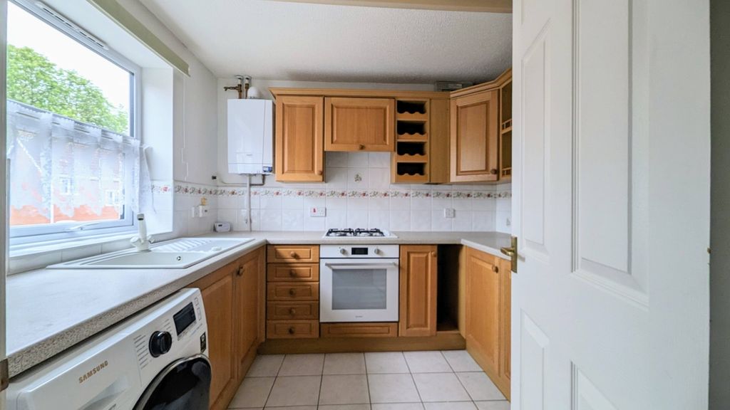 Property photo 2 of 16 3239844