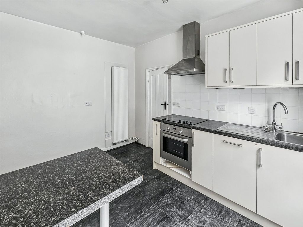Property photo 3 of 18 3 - Picture No. 17