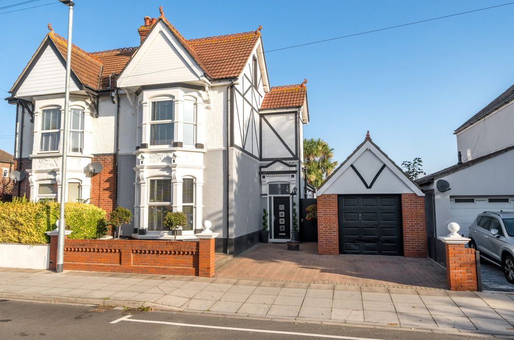 Property photo 1 of 15 1524693-33-1A0d83...