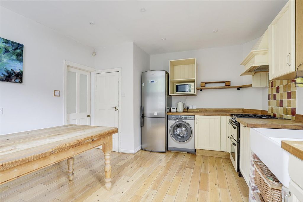 Property photo 2 of 15 9704.Jpg