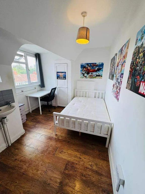 Property photo 2 of 3