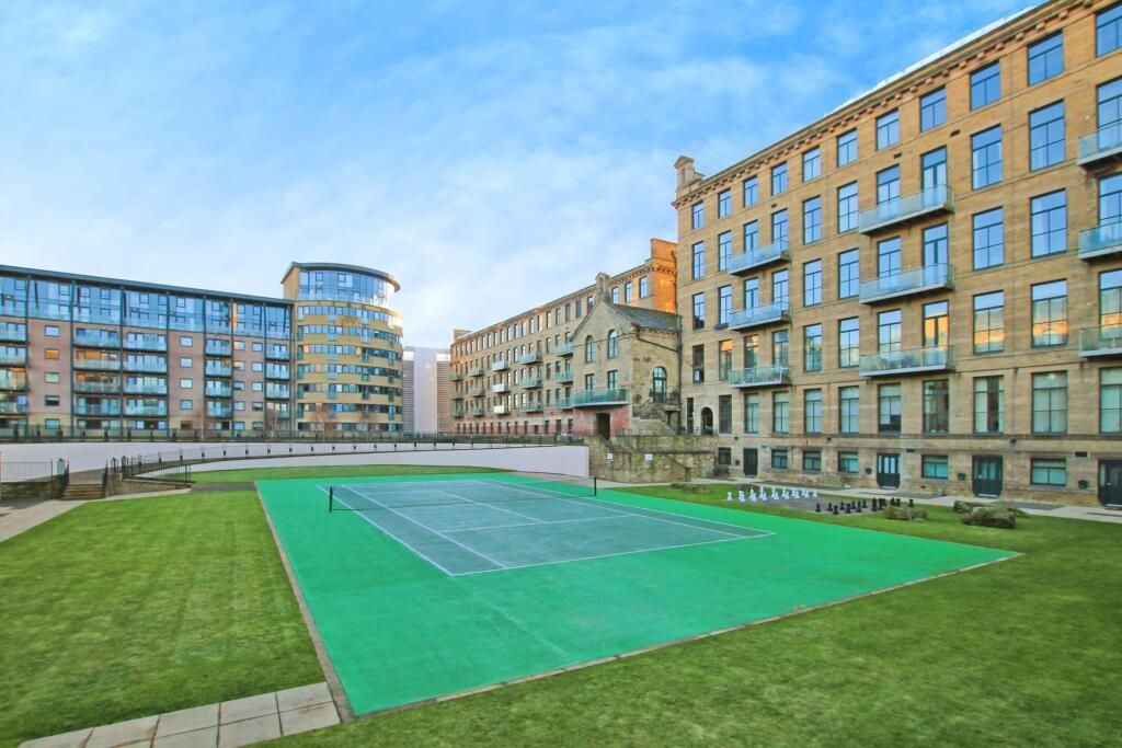 Property photo 1 of 8