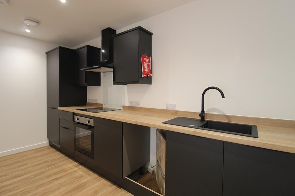 Property photo 2 of 6 Kitchen