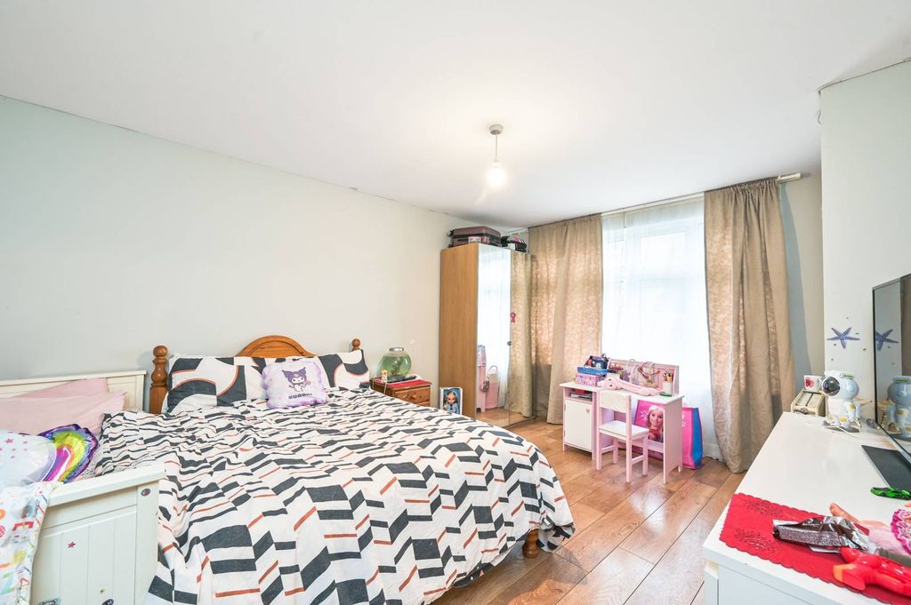 Property photo 3 of 8
