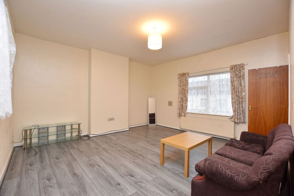 Property photo 2 of 5