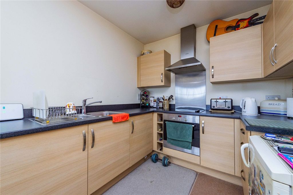 Property photo 2 of 18 Picture No. 10