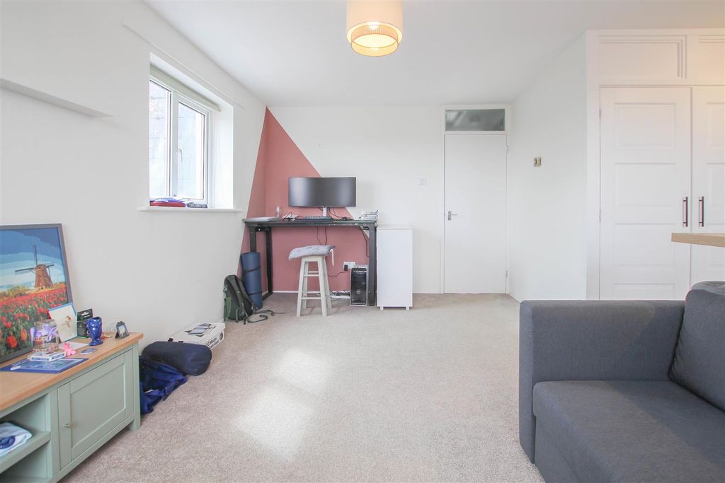 Property photo 2 of 11 Img_1094.Jpg