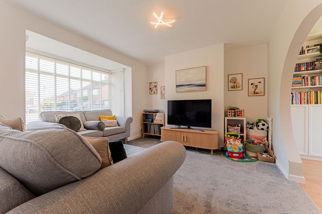 Property photo 2 of 19
