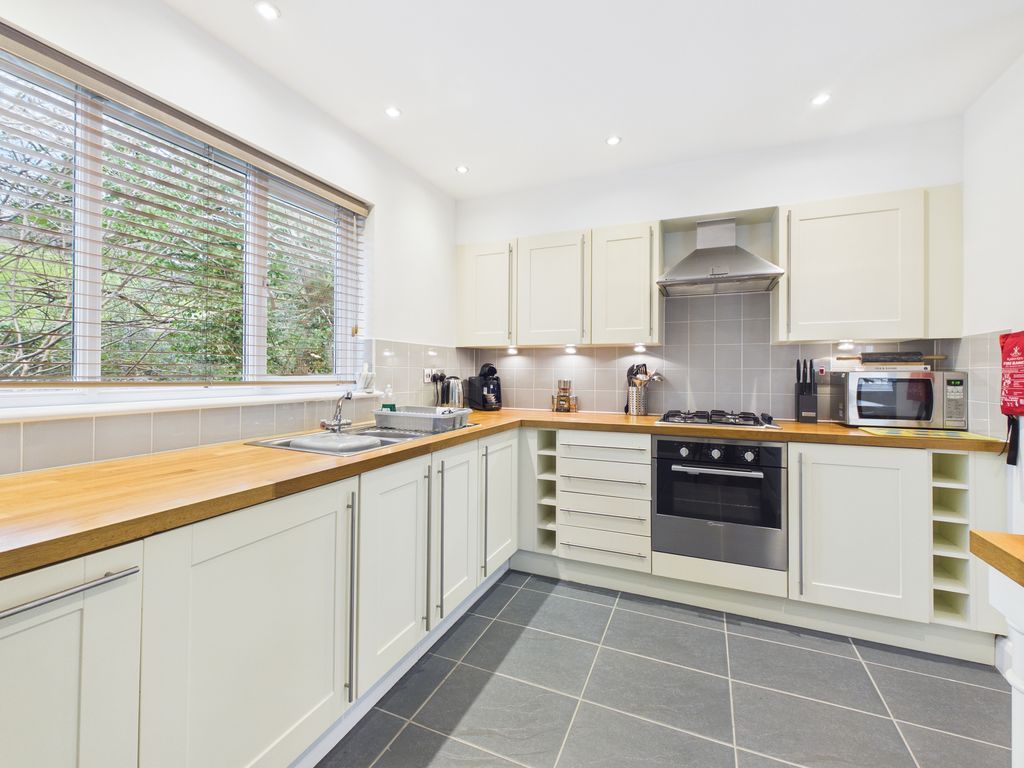 Property photo 2 of 21 Kitchen/Diner