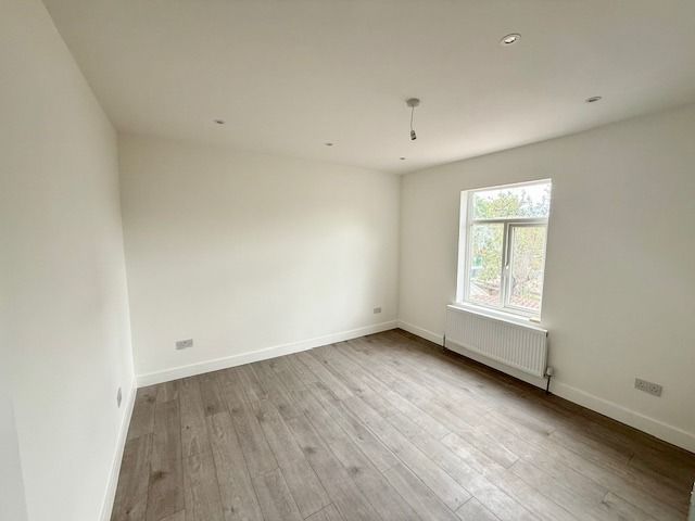 Property photo 2 of 13 4483961