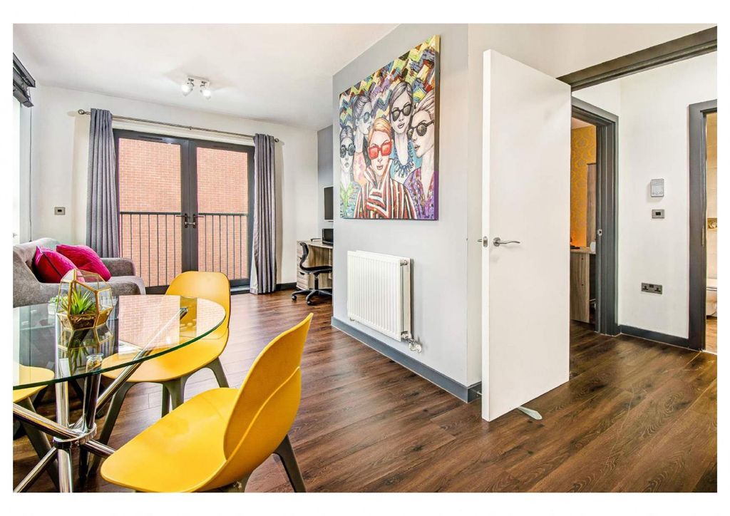 Property photo 1 of 3 Vibrant Living Space With Juliet Balcony...