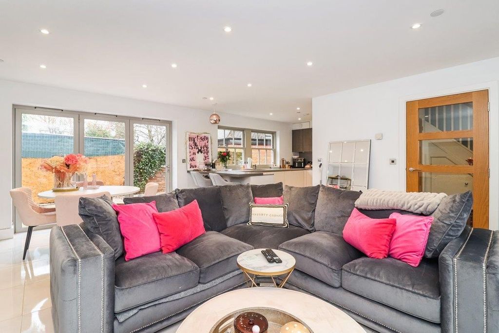 Property photo 2 of 10 Picture No. 22