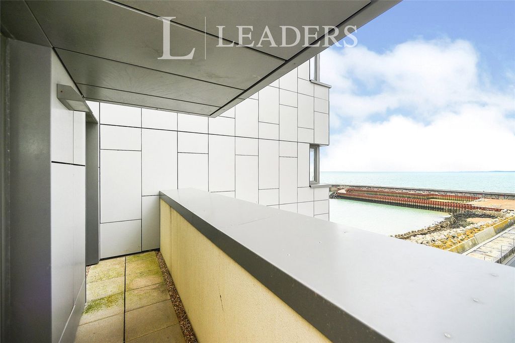 Property photo 3 of 11 Picture No. 01
