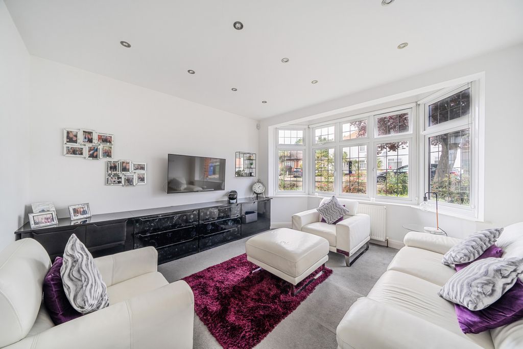 Property photo 2 of 22 1348986-6-68c1975...