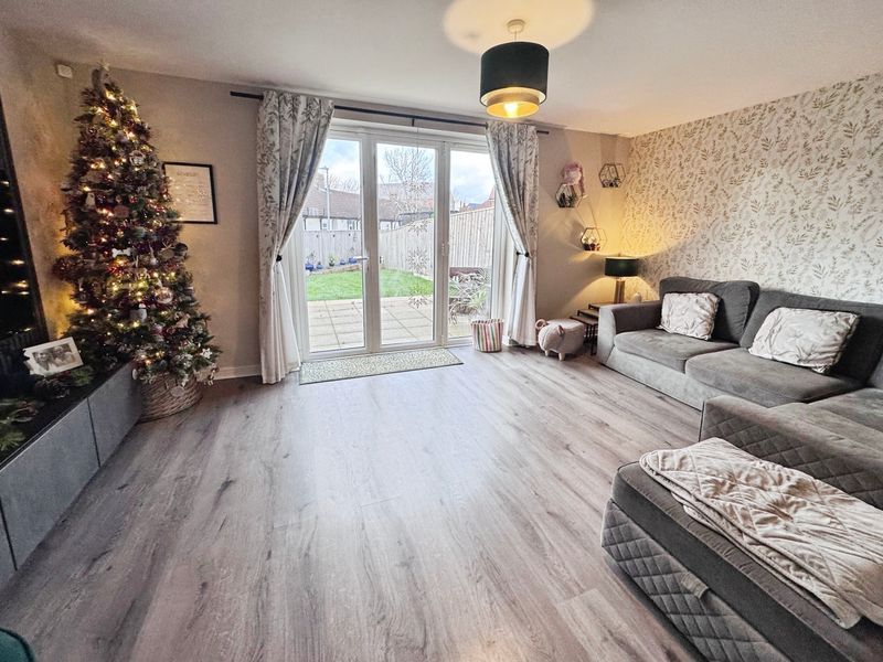 Property photo 3 of 9 Photo 9