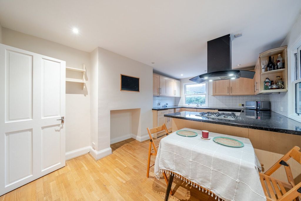 Property photo 2 of 12 Picture No. 04