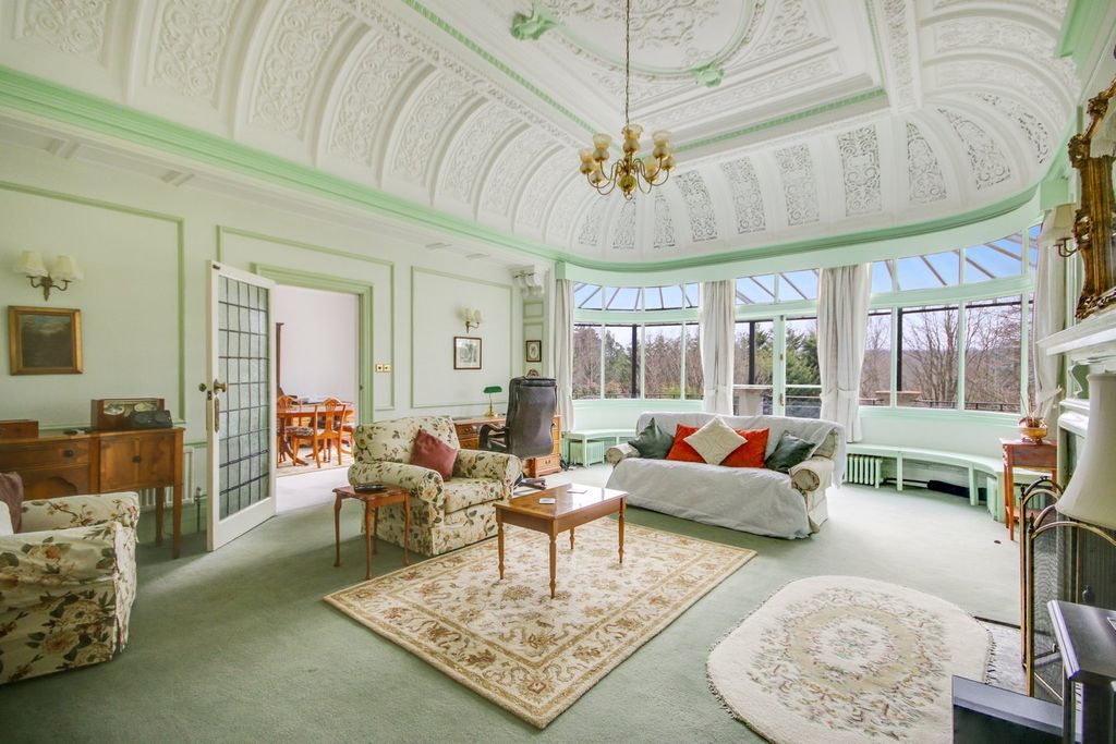 Property photo 3 of 37