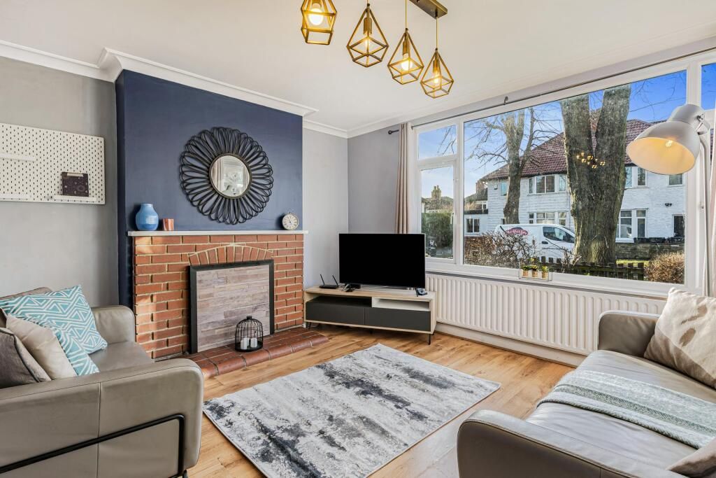 Property photo 1 of 8 3 Bed Terraced House To Rent Tintern Rd, London Sm5