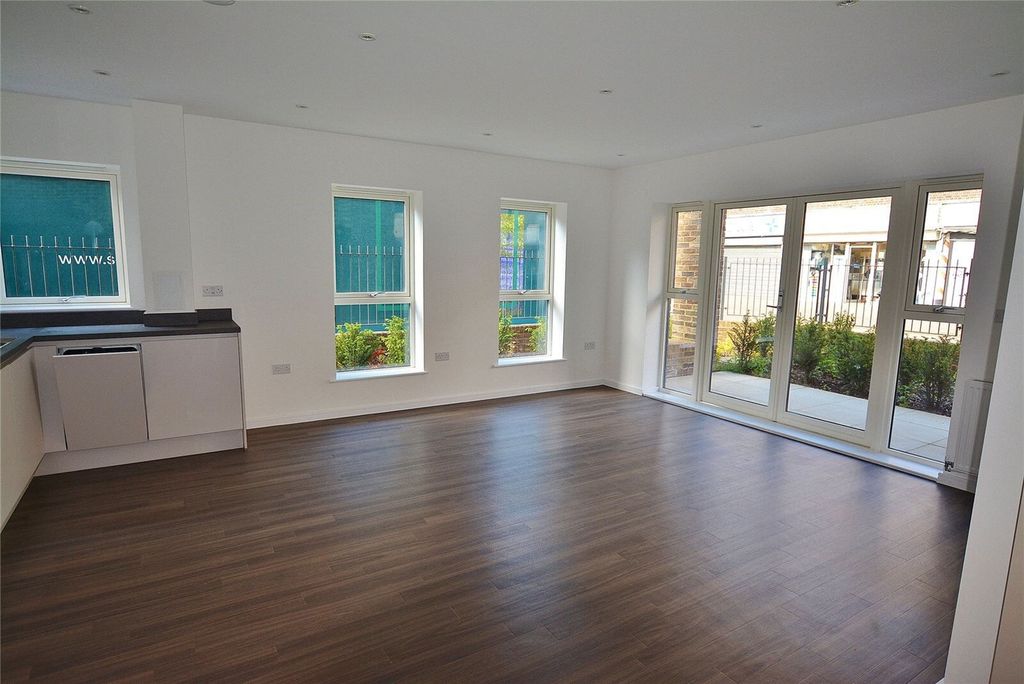 Property photo 3 of 6