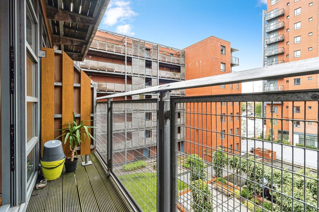 Property photo 3 of 9 Photo