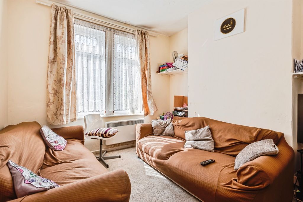 Property photo 2 of 12