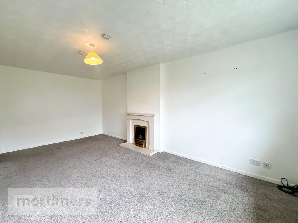 Property photo 3 of 14 Living Room