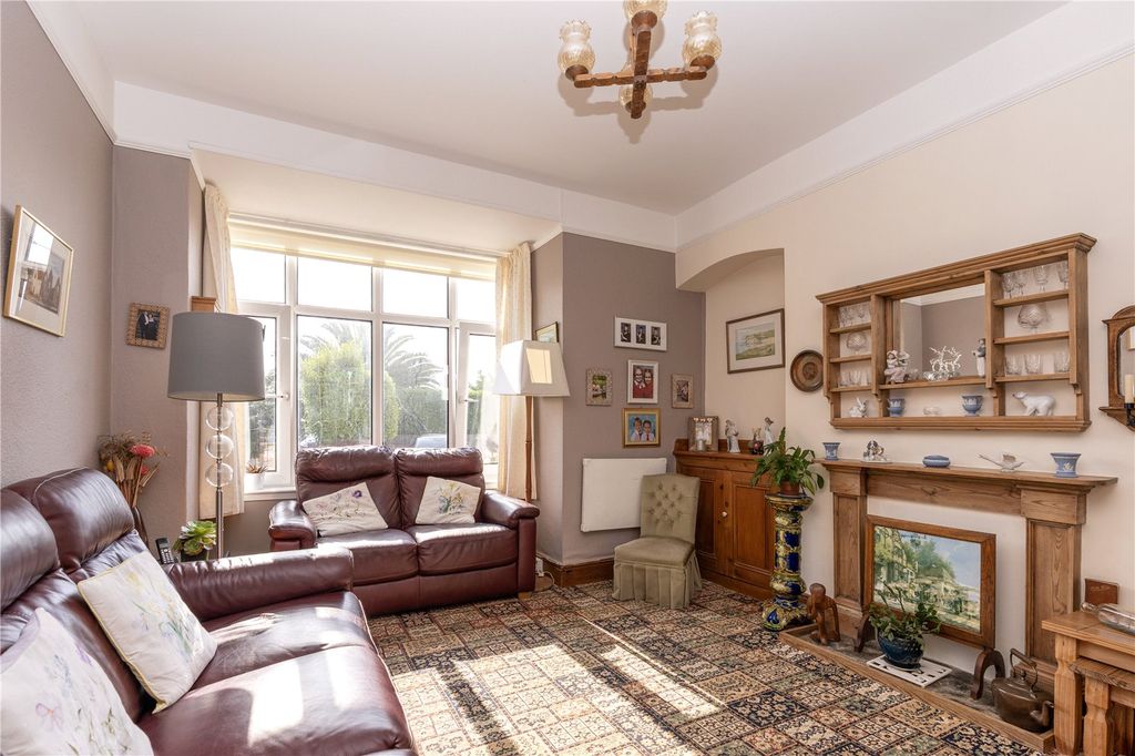 Property photo 3 of 21 Picture No. 02