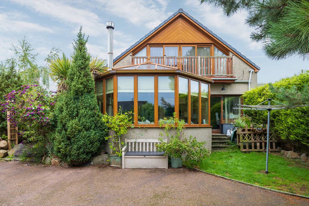 Property photo 1 of 30