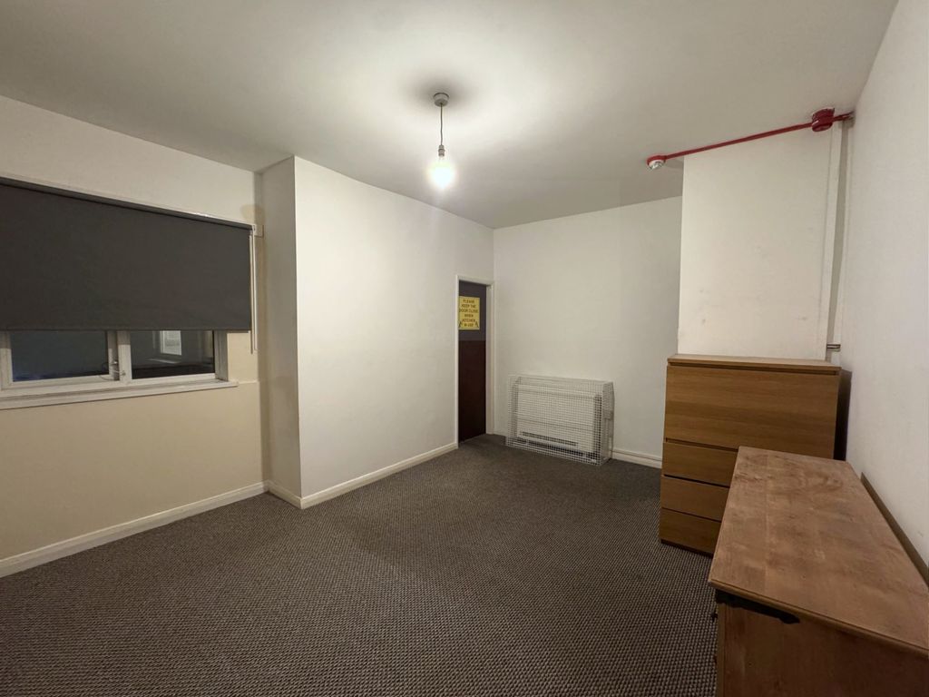 Property photo 1 of 5 Photo 5