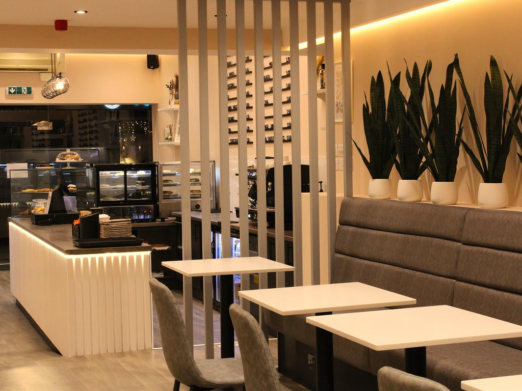 Property photo 1 of 7 Photo 0