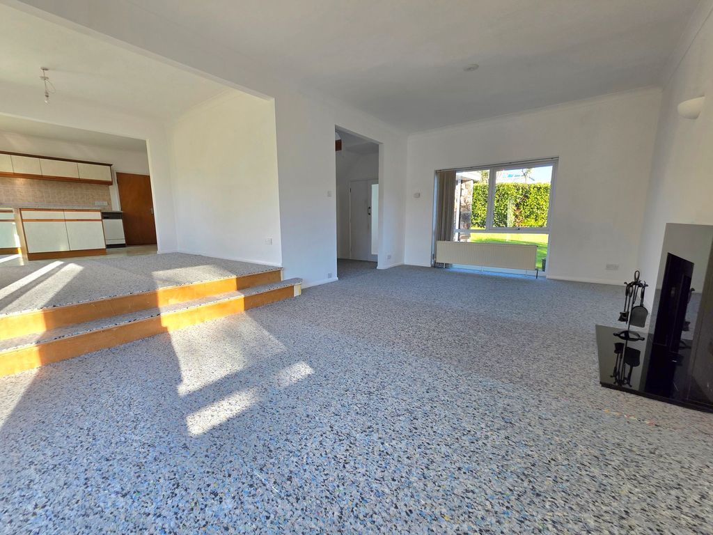 Property photo 3 of 31