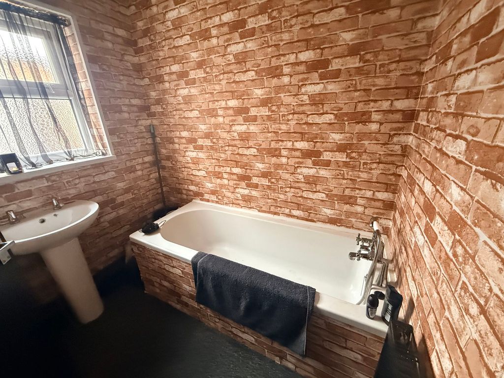 Property photo 3 of 3