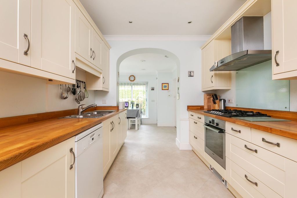 Property photo 2 of 15