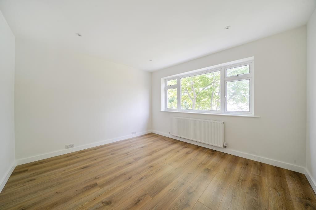 Property photo 2 of 20 Bedroom