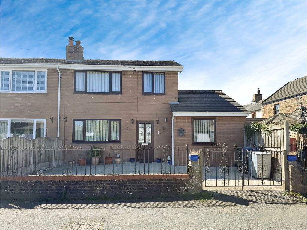 Property photo 1 of 12 Outside